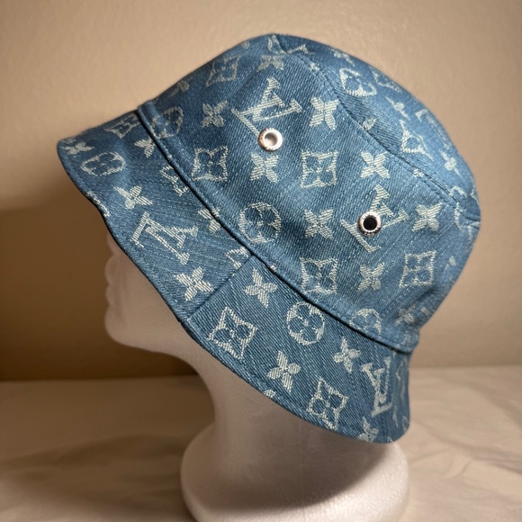 LV Reversible Bucket Hat - Picture 3 of 5